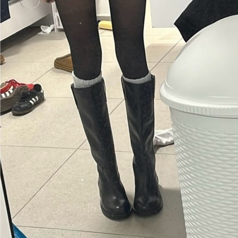 Women's Black Knee-High Boots